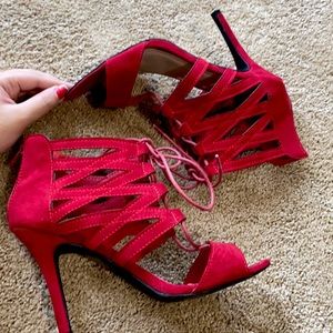 RED lace up heels 👠